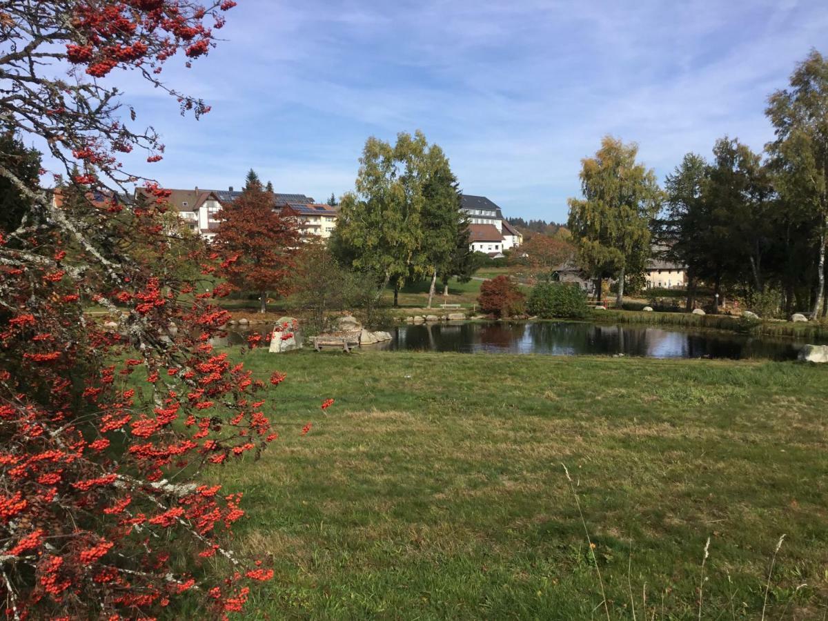 Gemuetliche 1Z Fewo In Schoenwald Mit Balkon, Schwimmbad, Sauna, Fitness Luaran gambar